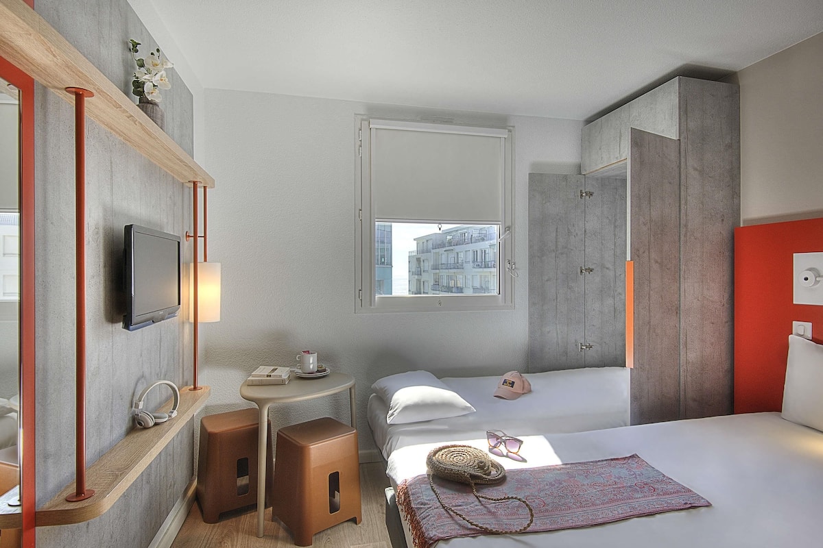 Triple Room, Multiple Beds