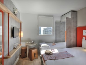 三人房, 多张床 | 办公桌、遮光窗帘、隔音、免费 WiFi