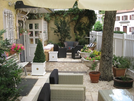 Terrace/patio. Hotel Mariahilf