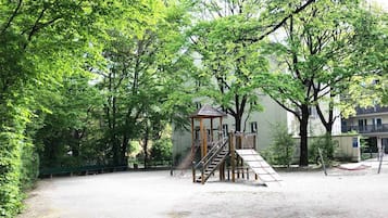 Children’s play area – outdoor