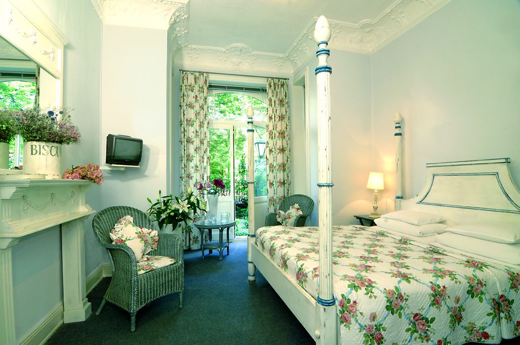 double room | hypo-allergenic bedding, in-room safe, individually decorated