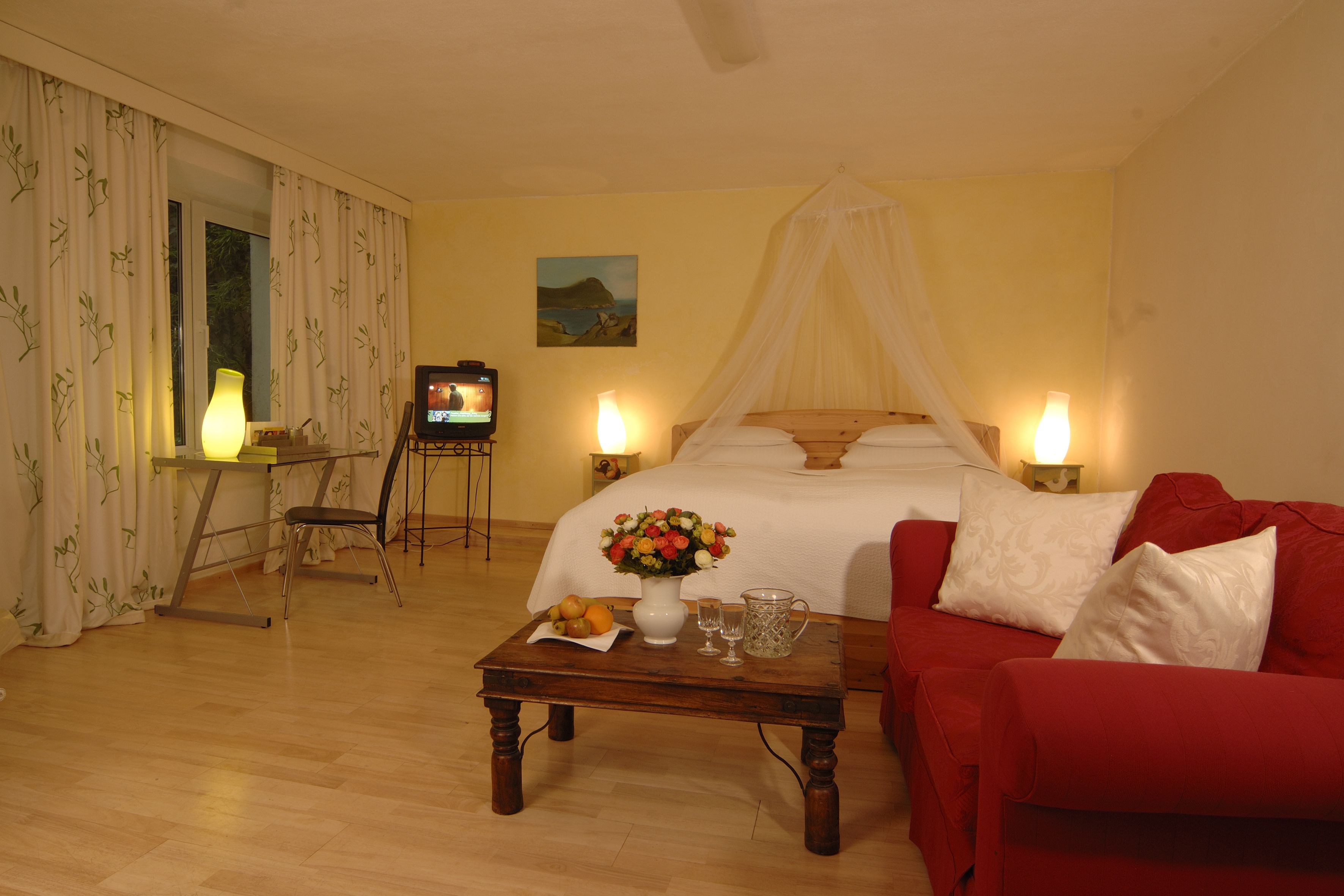 apartment, 1 bedroom | hypo-allergenic bedding, in-room safe, individually decorated