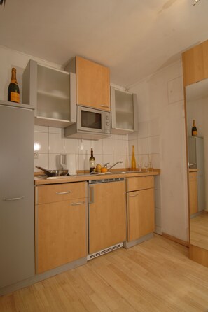 Apartment, 1 Bedroom | Private kitchen