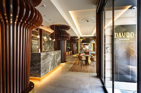 Reception. Hotel Dauro Premier