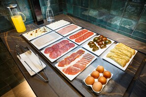 Desayuno buffet todos los días (con cargo)