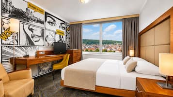 Superior Double or Twin Room, City View | Minibar, in-room safe, blackout drapes, soundproofing