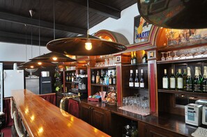 Bar (in der Unterkunft)