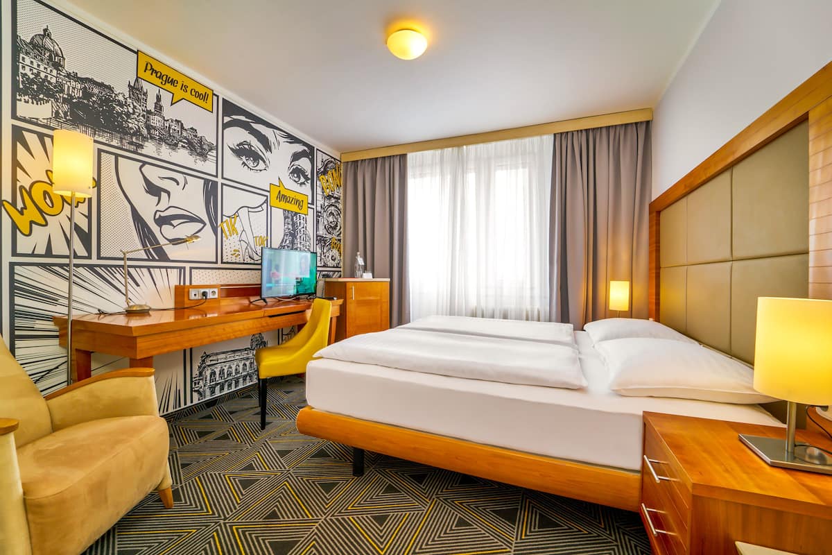 Superior Double or Twin Room, City View | 1 bedroom, minibar, in-room safe, blackout drapes