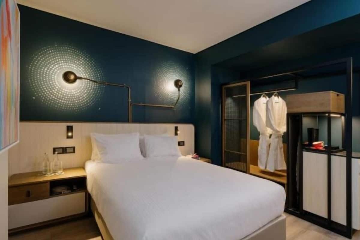 Ylelliset vuodevaatteet, untuvapeitot, pillowtop-patjalliset sÀngyt