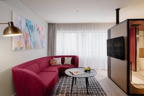 Suite, 1 Bedroom, City View | Premium bedding, down comforters, pillowtop beds, minibar - Hotel Indigo Brisbane City Centre by IHG (Brisbane)