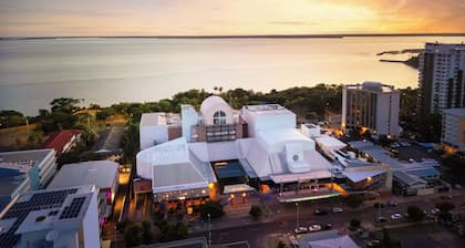DoubleTree by Hilton Darwin Esplanade