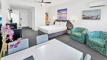 Superior Room, 1 Queen Bed, Non Smoking (Premium queen)