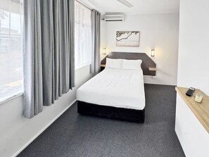 Basic Double Room Single Use, 1 Double Bed, Non Smoking (Budget double)