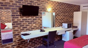 Basic Twin Room | 2 bedrooms, desk, iron/ironing board, free WiFi