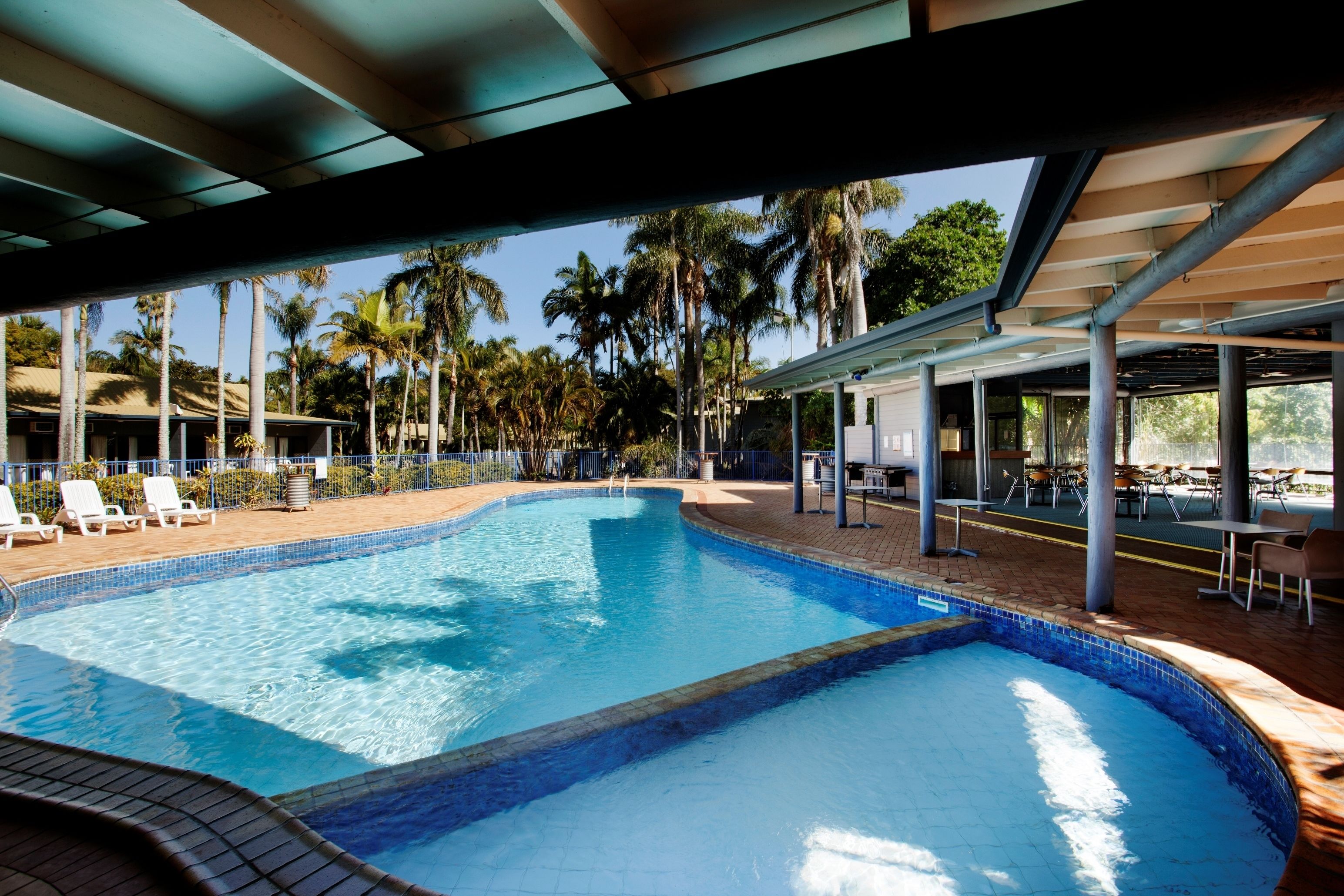 Outdoor pool, pool loungers