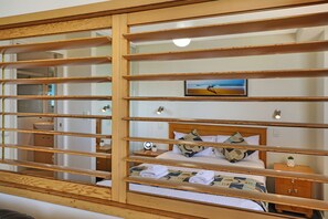 One Bedroom Apartment Mid Level | Blackout drapes, iron/ironing board, cribs/infant beds, rollaway beds - Ocean Boulevard (Alexandra Headland)