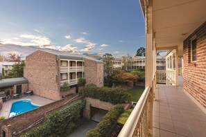 Exterior - Adina Serviced Apartments Canberra Kingston (Griffith)