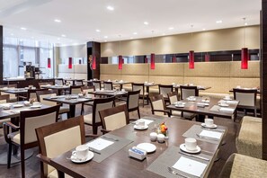 Daily buffet breakfast for a fee - NH Danube City (Vienna)