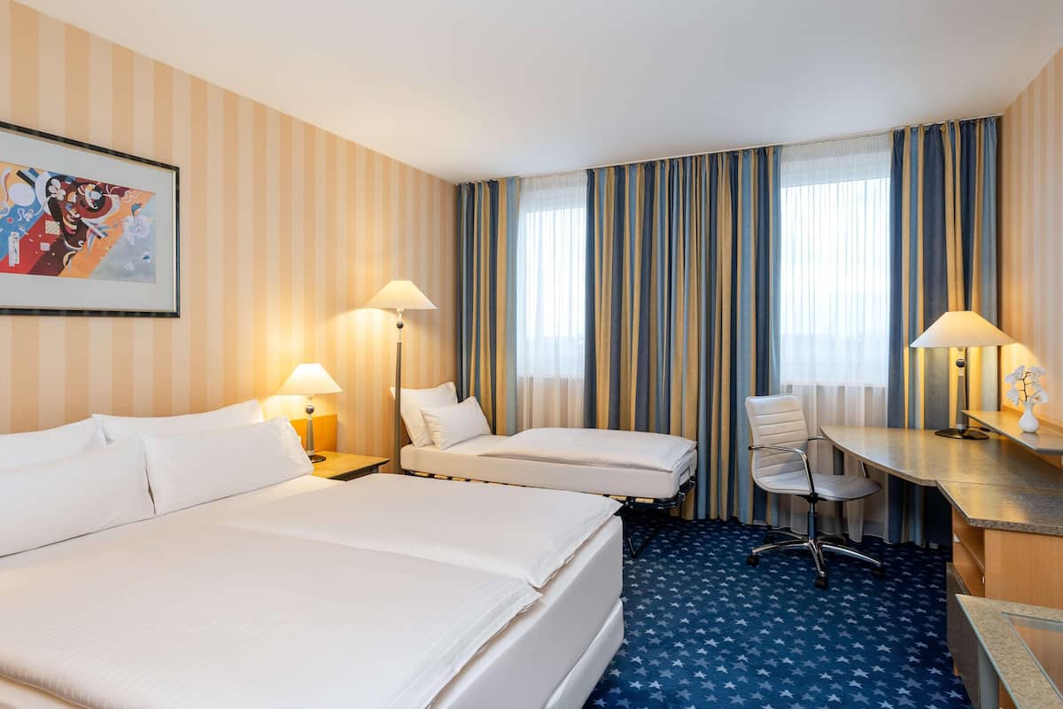 Hypo-allergenic bedding available, pillowtop beds, minibar, in-room safe