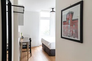 Single Double Size Bed - Pembroke Inn (Toronto)