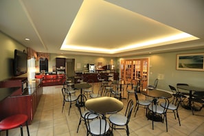 Free daily continental breakfast