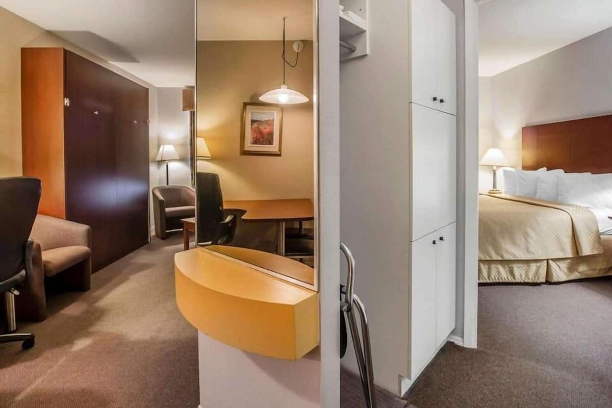 Desk, soundproofing, iron/ironing board, free cots/infant beds