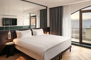 Premium bedding, minibar, in-room safe, desk