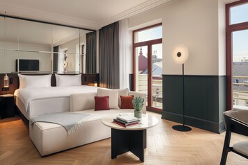 Executive Suite, Balcony