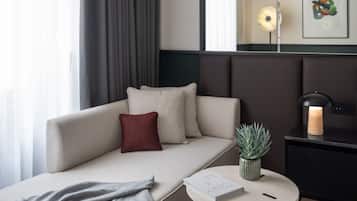 Almanac X Room King | Khu phòng khách | TV LCD 90-cm có truyền hình vệ tinh, TV, sàn nhà có sưởi