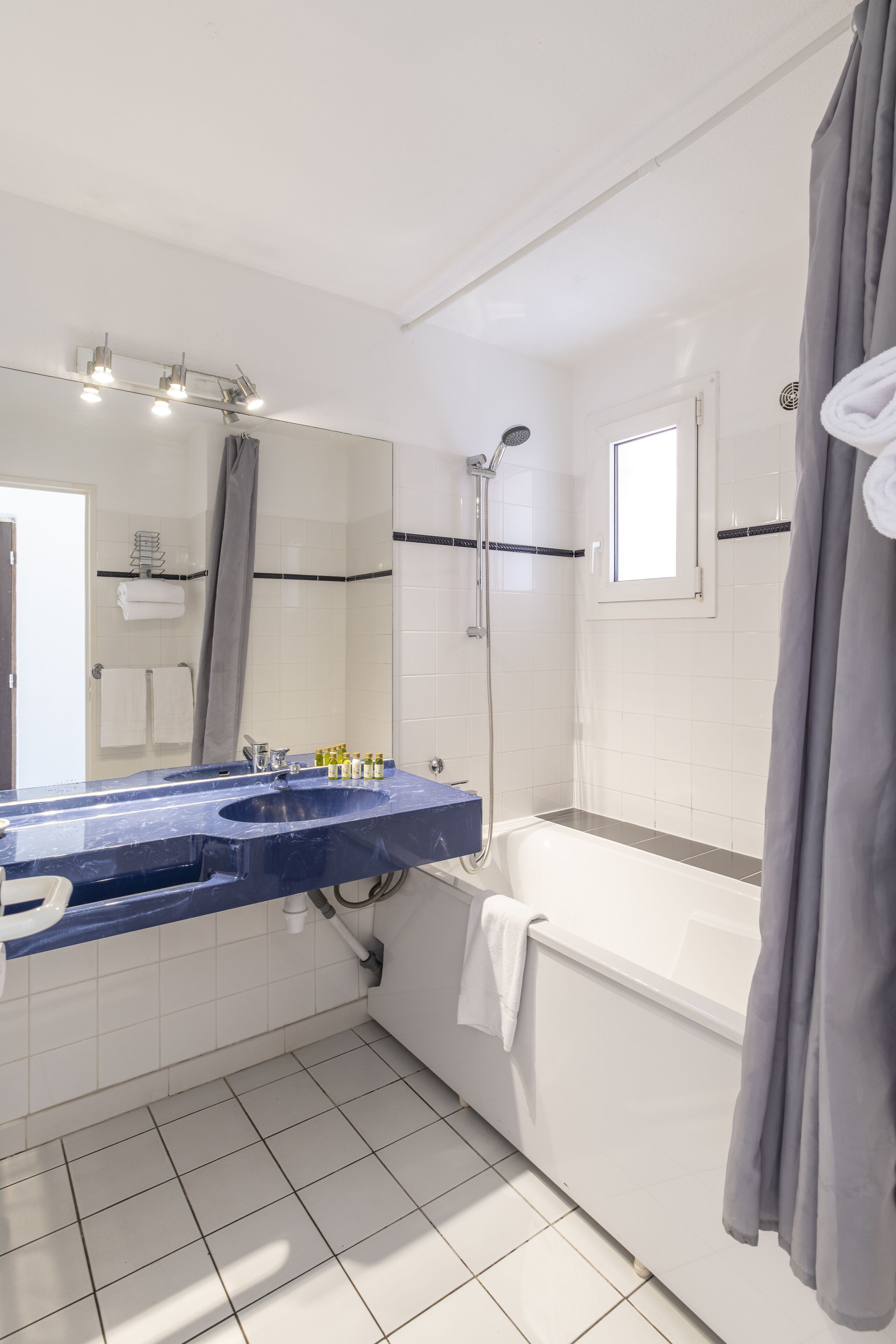 superior double or twin room | bathroom | free toiletries, hair dryer, towels, soap