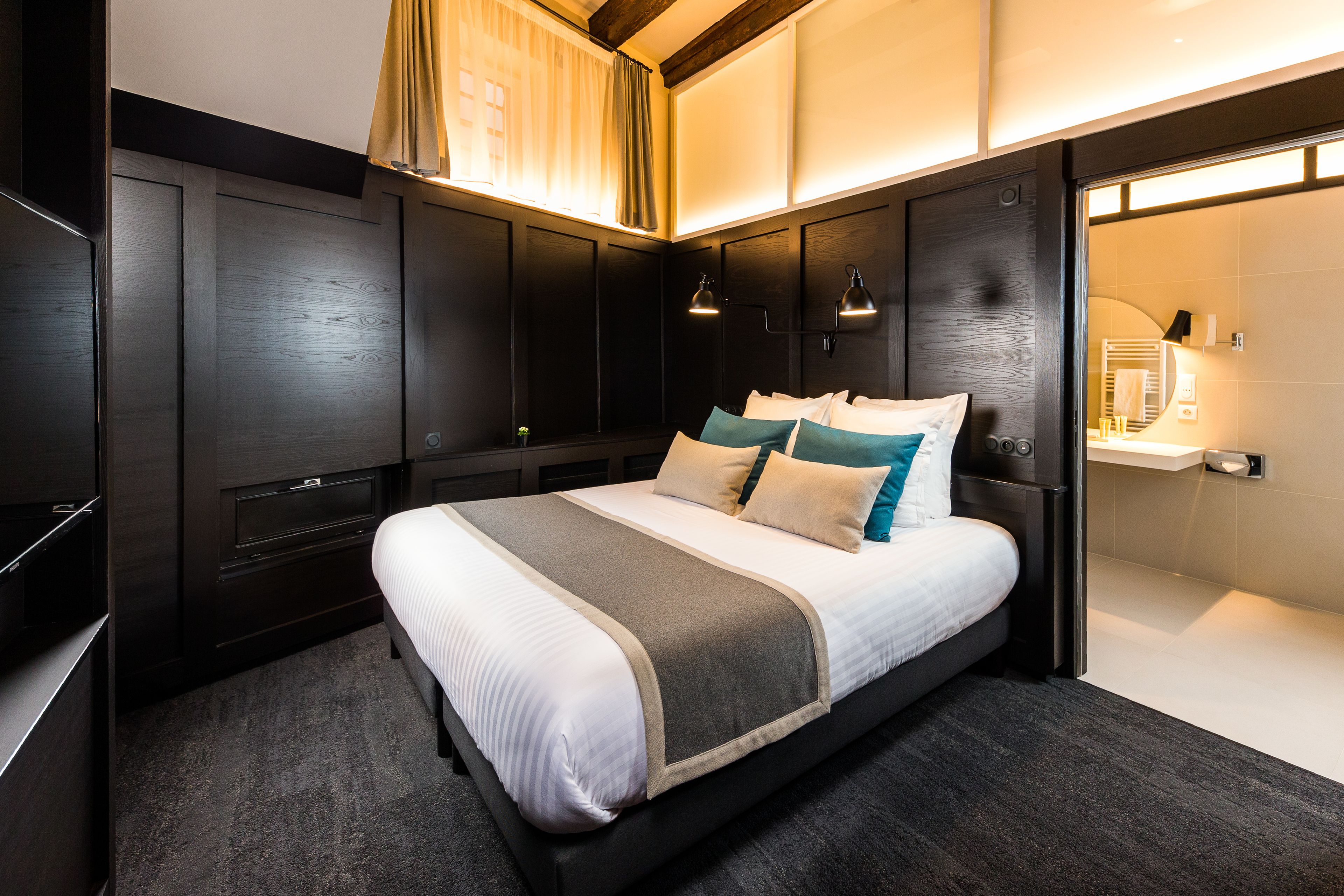 superior double room | 1 bedroom, premium bedding, minibar, in-room safe
