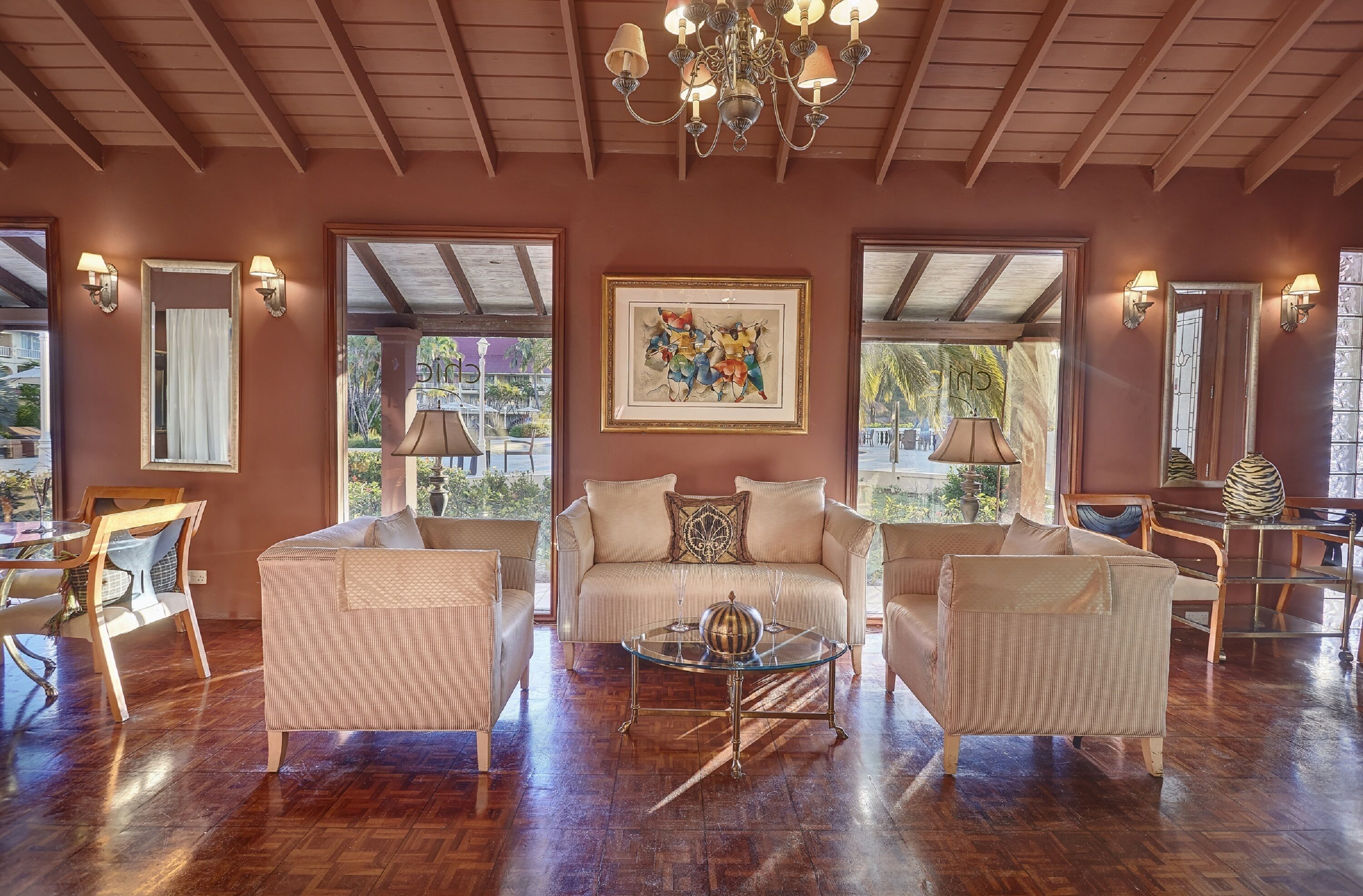 3 restaurants, breakfast, lunch, dinner served; international cuisine