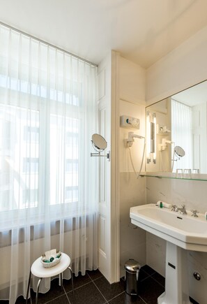 รูปภาพที่ไม่ได้จัดประเภท, 4 จาก 72, ปุ่ม