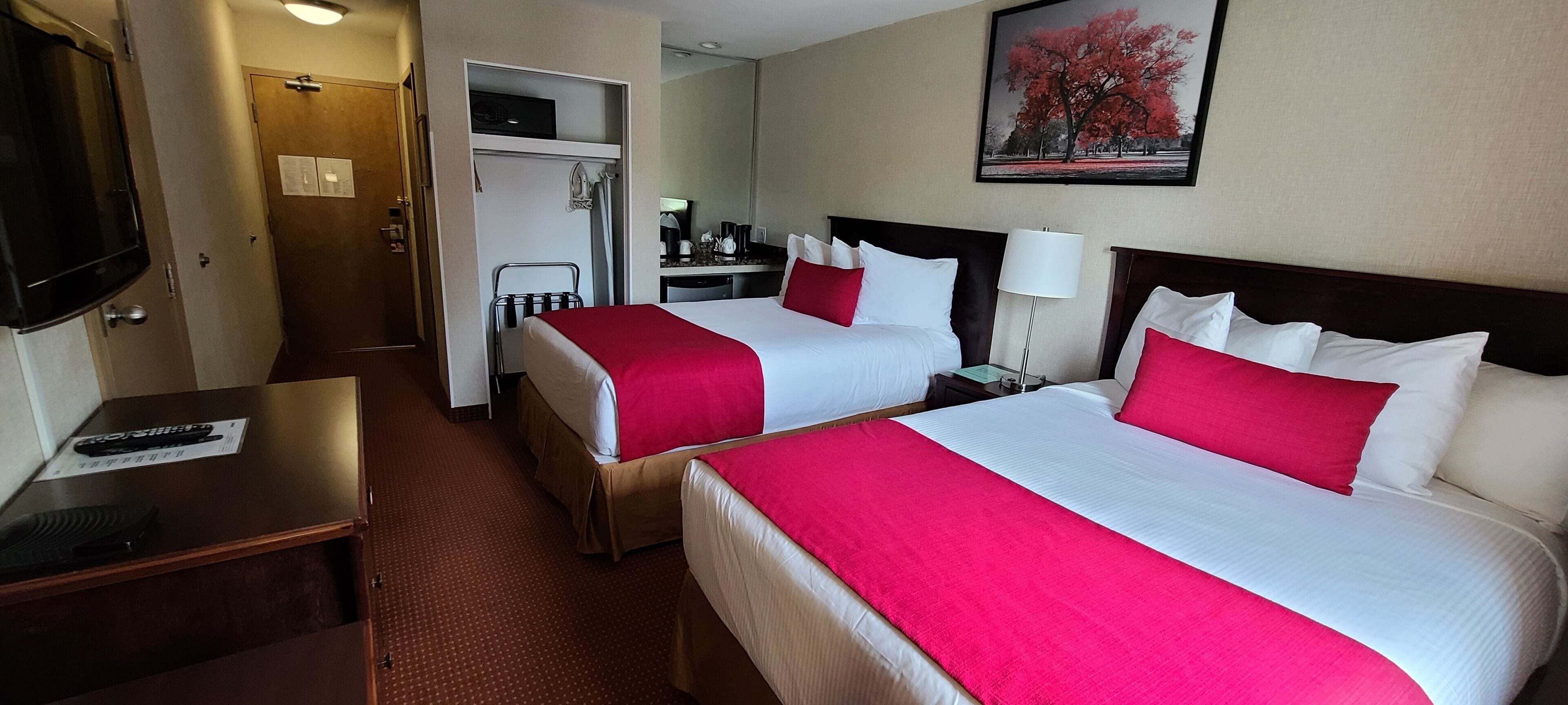 Photo - SureStay by Best Western Richmond Vancouver Airport