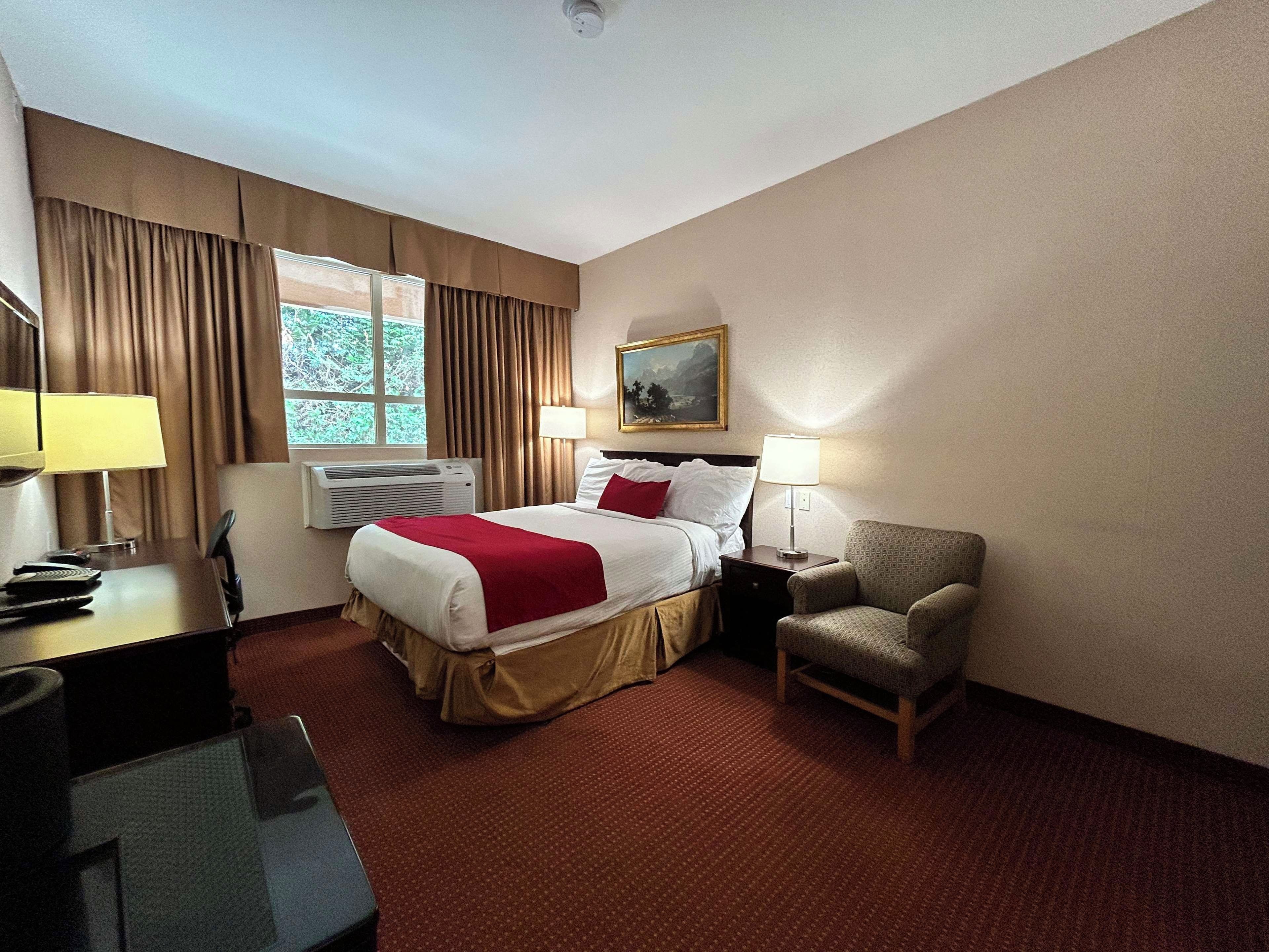 Photo - SureStay by Best Western Richmond Vancouver Airport