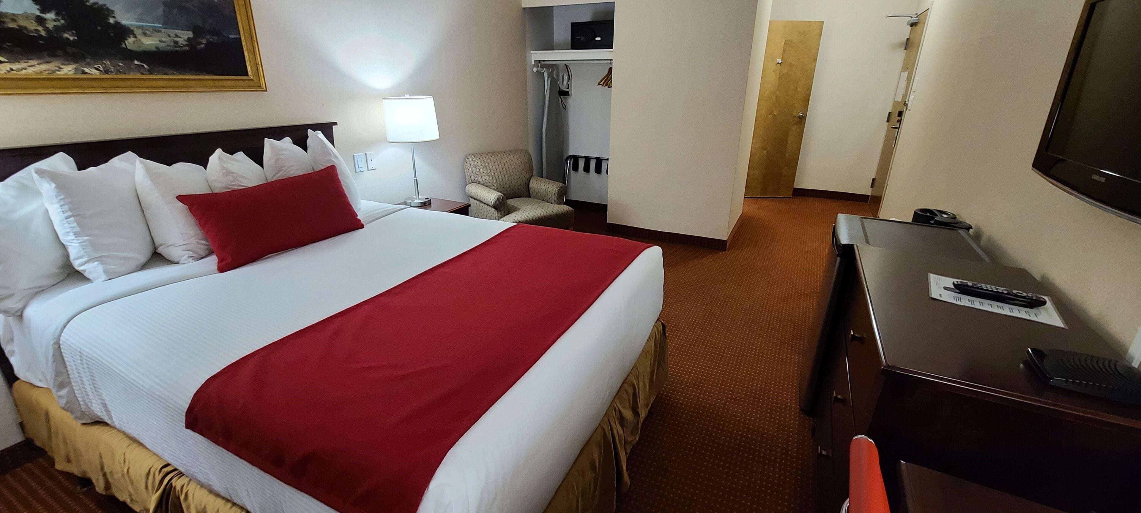 Photo - SureStay by Best Western Richmond Vancouver Airport