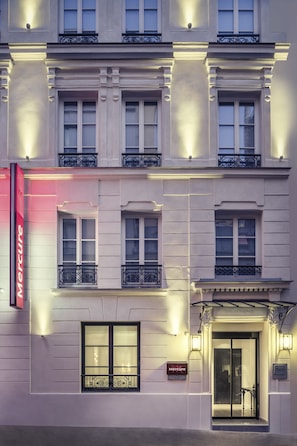 Fassade der Unterkunft – Abend/Nacht