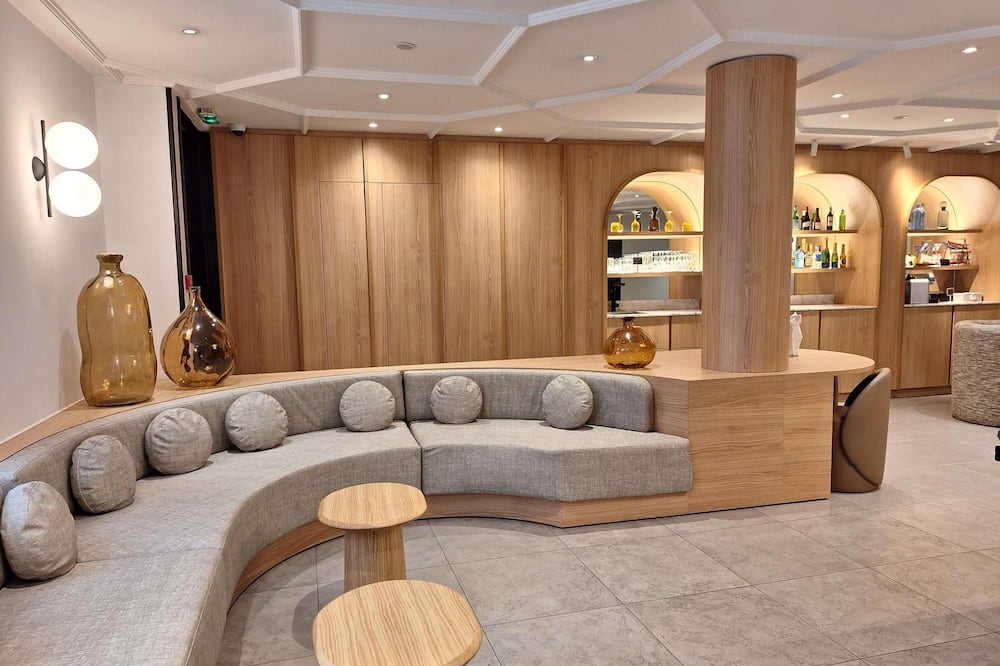Mercure Paris Arc de Triomphe Wagram