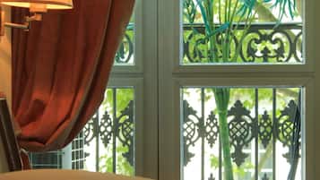 Premium bedding, in-room safe, desk, soundproofing