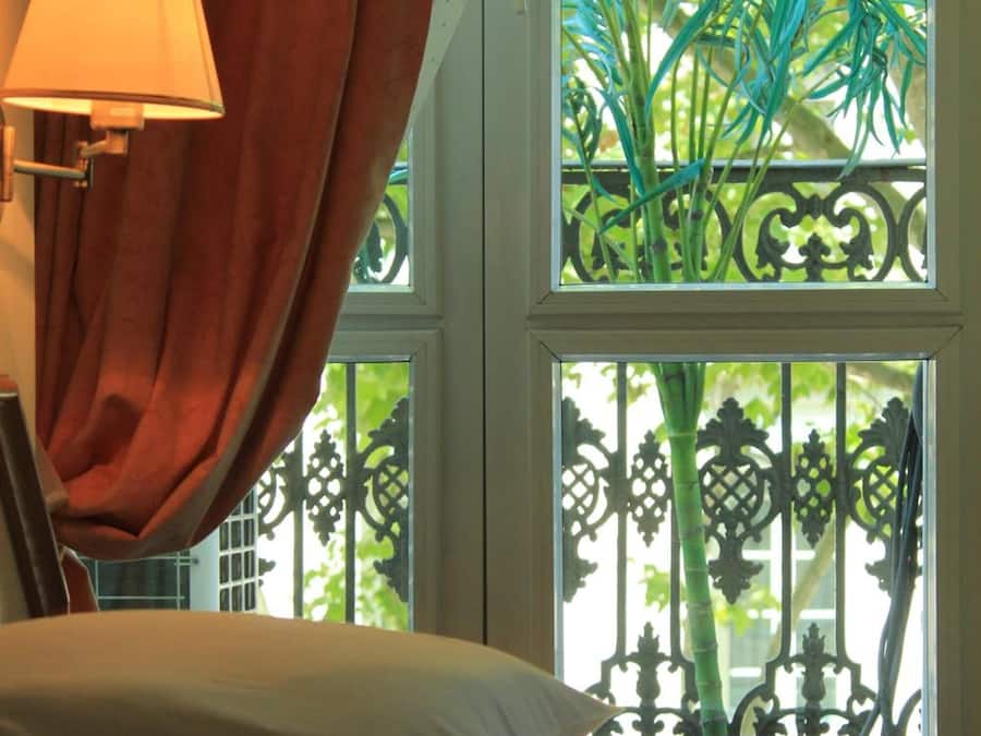 Premium bedding, in-room safe, desk, soundproofing