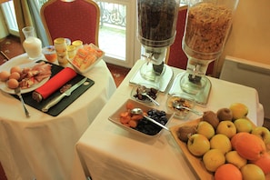 Desayuno buffet todos los días (con cargo)