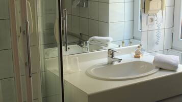 Classic Room | Bathroom