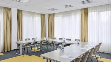 Hochwertige Bettwaren, Pillowtop-Betten, Zimmersafe, Schreibtisch