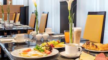 Tägliches Frühstücksbuffet gegen Gebühr