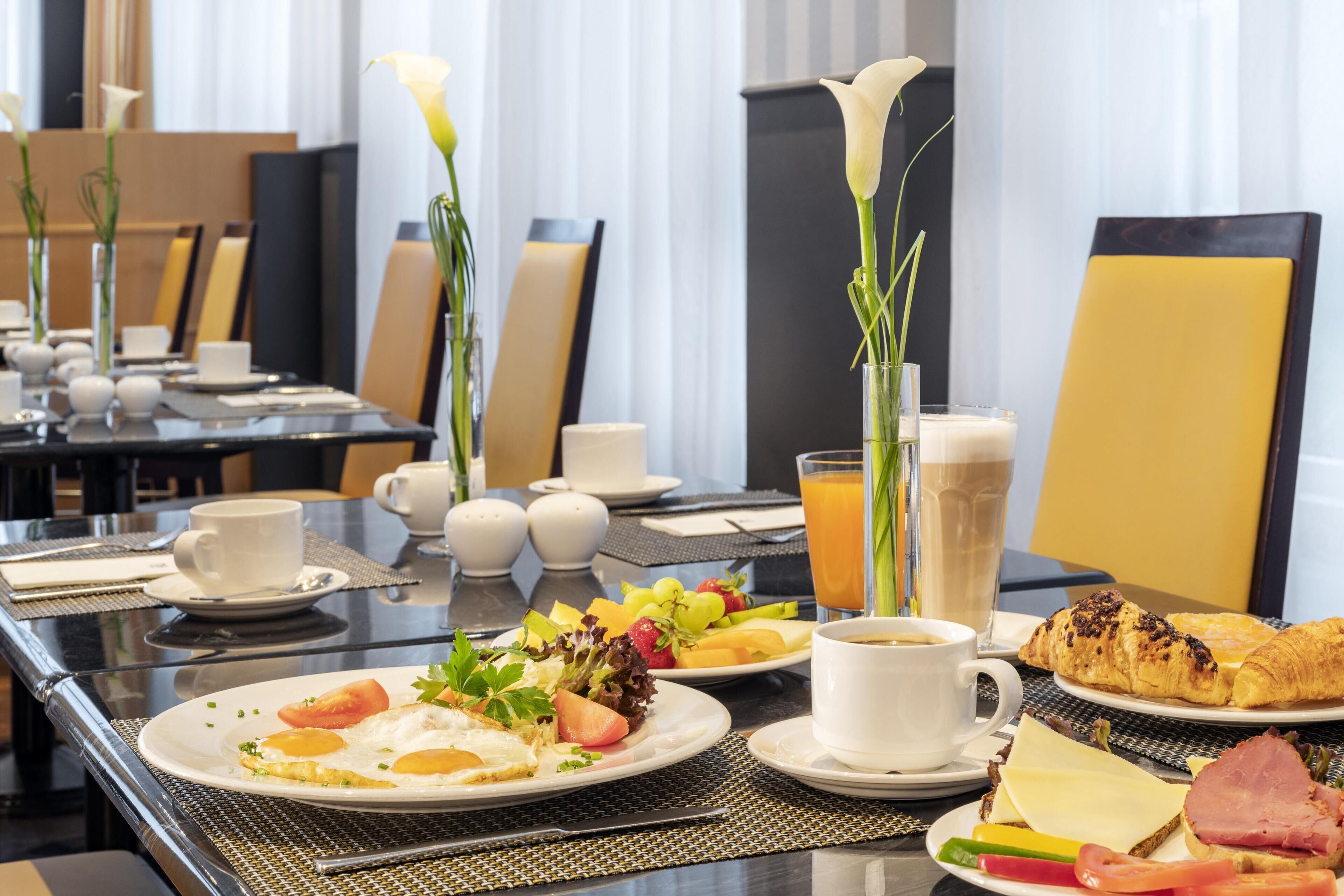 Daily buffet breakfast for a fee