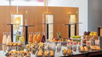 Tägliches Frühstücksbuffet gegen Gebühr