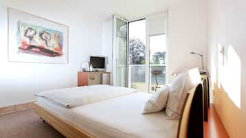 Single Room | Hypo-allergenic bedding, in-room safe, individually furnished, desk