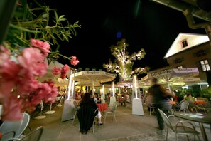 2 restaurants, lunch, dinner served; Mediterranean cuisine