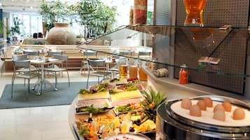 Desayuno buffet todos los días (con cargo)