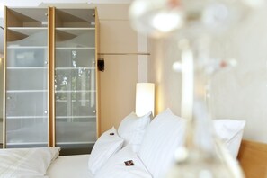Standard Double or Twin Room | Hypo-allergenic bedding, in-room safe, individually furnished, desk - Hotel Watthalden (Ettlingen)